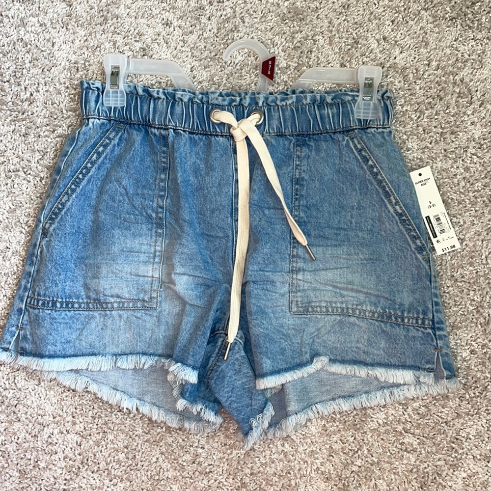 Drawstring waist shorts size small